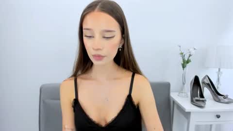 Snapshot of emilycharming chatting on 11.25.25 EmilyCharming online show from 11.25.25