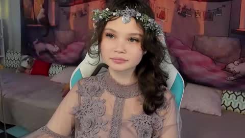 Emilyhaves online show from 10.30.25