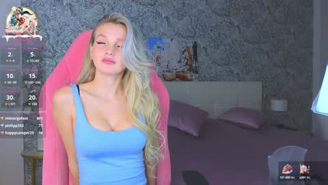 Snapshot of emilydancee chatting on 12.28.24 emilydancee online show from 12.28.24