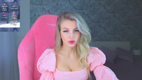 Snapshot of emilydancee chatting on 02.06.25 emilydancee online show from 02.06.25