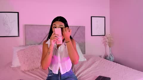 Snapshot of emilyh_ chatting on 10.22.25 Emily online show from 10.22.25