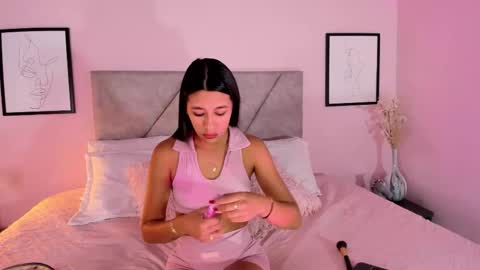 Snapshot of emilyh_ chatting on 10.24.25 Emily online show from 10.24.25