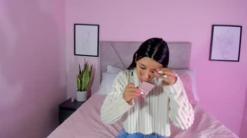 Snapshot of emilyh_ chatting on 01.09.26 Emily online show from 01.09.26