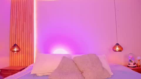 Snapshot of emilyhaan_ chatting on 11.05.25 Emily online show from 11.05.25