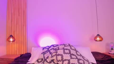 Snapshot of emilyhaan_ chatting on 11.11.25 Emily online show from 11.11.25