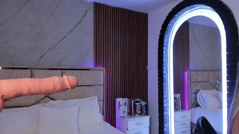 Emily Hendrix online show from 12.27.24