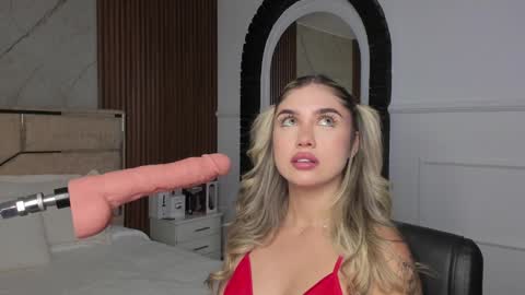 Emily Hendrix online show from 01.17.25