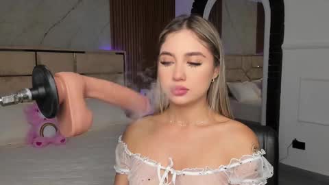 Emily Hendrix online show from 03.03.25