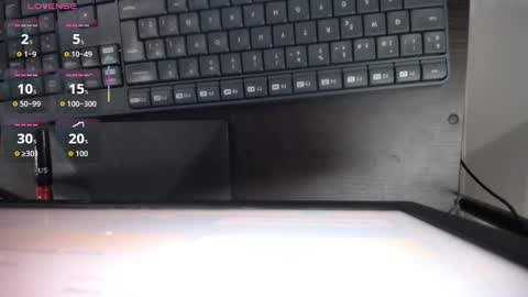 Snapshot of emilyhines__ chatting on 12.04.25 Emilyhines online show from 12.04.25