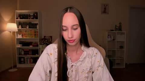 Snapshot of emilyhoston chatting on 06.22.26 Alina online show from 06.22.26