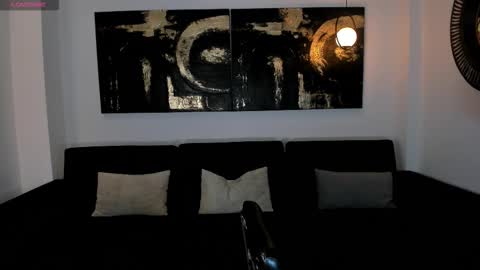 Snapshot of emilyjohnsonx chatting on 12.16.25 Emily online show from 12.16.25