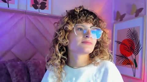 Emilyjonnes  online show from 03.12.26