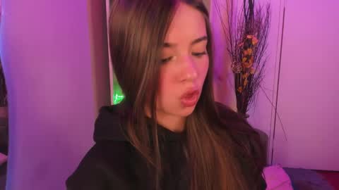 VALEEEN online show from 12.19.24