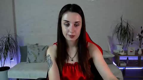 Emyli online show from 11.04.25