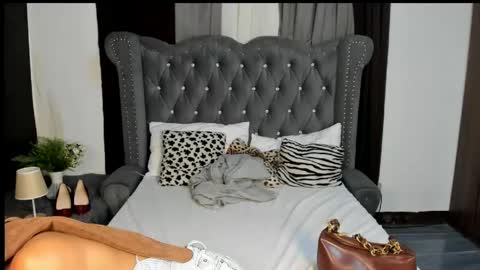 emilyluna07 online show from 05.24.26