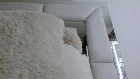 emily monrro online show from 12.04.24