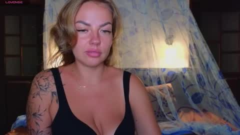 Snapshot of emilyrobbie chatting on 02.05.26 Emily Robbie online show from 02.05.26