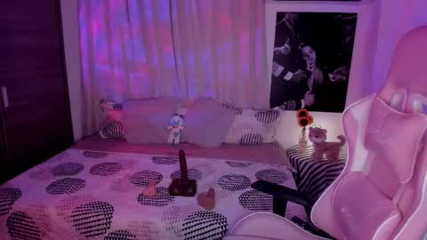 Snapshot of emilyrosss_ chatting on 01.29.25 EMILY online show from 01.29.25