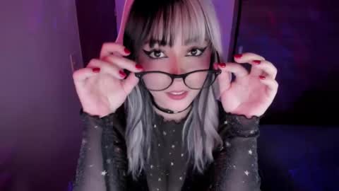 Snapshot of emilyrosss_ chatting on 02.26.25 EMILY online show from 02.26.25