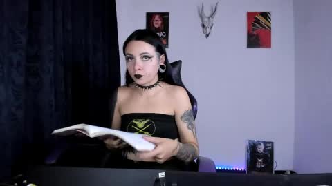 Snapshot of emilyrymer chatting on 05.31.26 Emily Support me to have 100 likes plx online show from 05.31.26