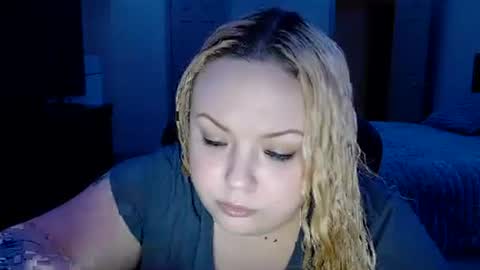 Emily Bankz online show from 11.02.25
