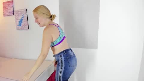 Snapshot of emilysumer chatting on 02.13.25 Summer 3 online show from 02.13.25