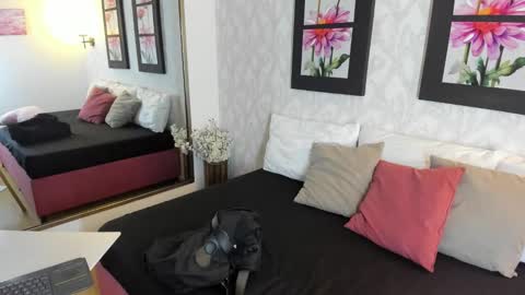 Snapshot of emilysumer chatting on 10.11.25 Summer 3 online show from 10.11.25