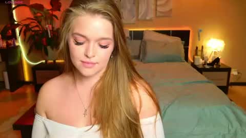 Snapshot of emilywhisperawesome chatting on 08.01.26 emilywhisperawesome online show from 08.01.26