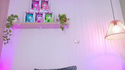 Emily Bank online show from 04.30.26