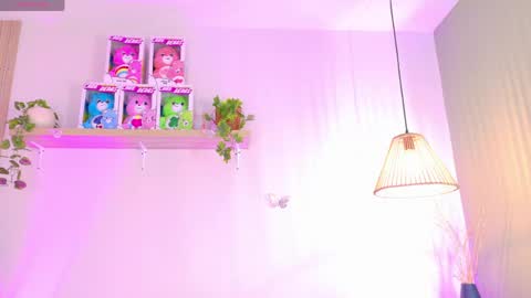 Emily Bank online show from 05.21.26