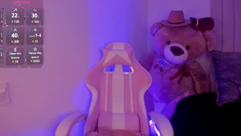 Snapshot of emilyymiller chatting on 02.24.25 Emily online show from 02.24.25