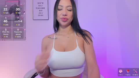 Snapshot of emilyymiller chatting on 09.28.25 Emily online show from 09.28.25