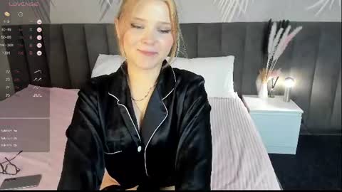 emilyyy_vibe online show from 06.15.26