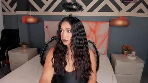 Snapshot of emilyzahar chatting on 10.31.25 Emily online show from 10.31.25