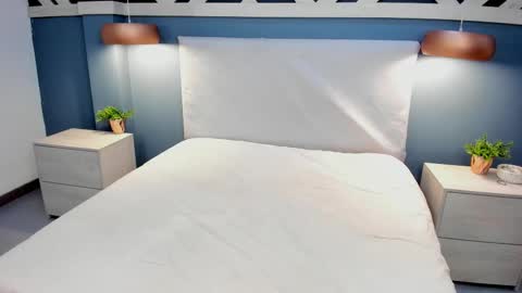 Snapshot of emilyzahar chatting on 12.15.25 Emily online show from 12.15.25