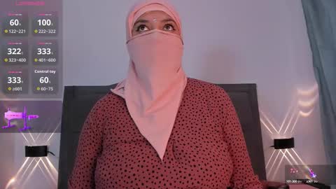 Snapshot of emira199 chatting on 09.22.25 emira199 online show from 09.22.25