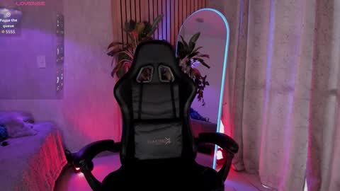 Snapshot of emma_____________ chatting on 11.04.25 online show from 11.04.25