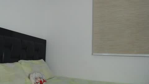 Snapshot of emma_aaa chatting on 06.26.26 Rocio online show from 06.26.26