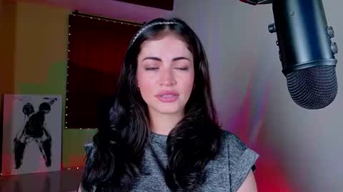 Emma online show from 11.23.25