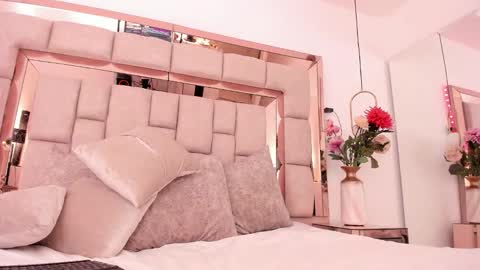 Emma Castillo online show from 12.21.25