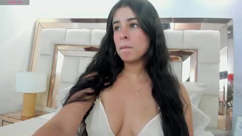 Snapshot of emma_castilloo chatting on 08.04.26 Emma Castillo online show from 08.04.26