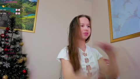 Snapshot of emma_clon chatting on 12.11.24 Emma online show from 12.11.24