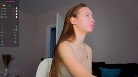 Snapshot of emma_clon chatting on 09.13.25 Emma online show from 09.13.25