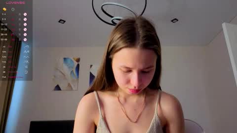 Snapshot of emma_clon chatting on 11.09.25 Emma online show from 11.09.25