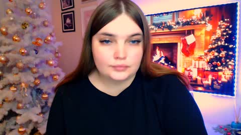 Snapshot of emma_dorn chatting on 12.23.24 Eva online show from 12.23.24