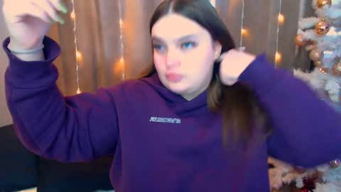 Snapshot of emma_dorn chatting on 01.06.25 Eva online show from 01.06.25