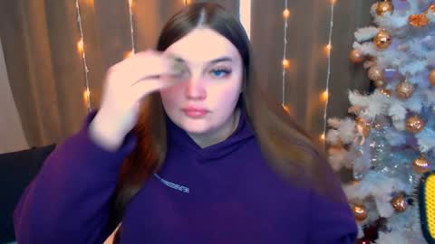 Snapshot of emma_dorn chatting on 01.07.25 Eva online show from 01.07.25