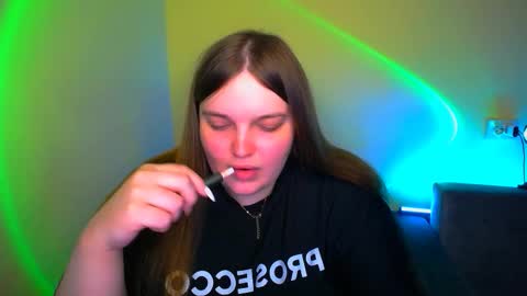 Snapshot of emma_dorn chatting on 09.22.25 Eva online show from 09.22.25