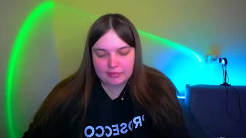 Snapshot of emma_dorn chatting on 09.24.25 Eva online show from 09.24.25