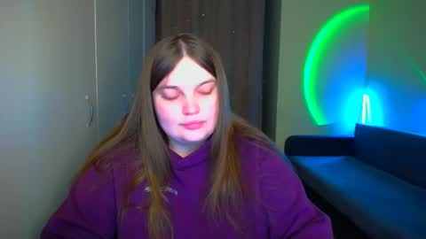 Snapshot of emma_dorn chatting on 10.21.25 Eva online show from 10.21.25